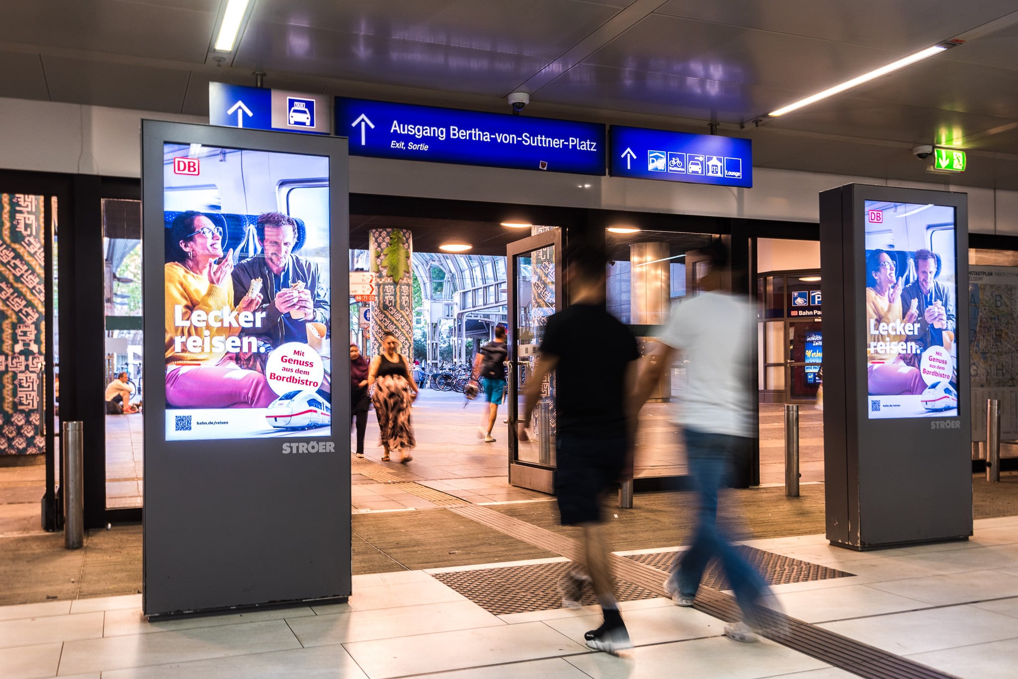 Außenwerbung Digitale Werbung in Düsseldorf Hauptbahnhof Dauerwerbung Franke media