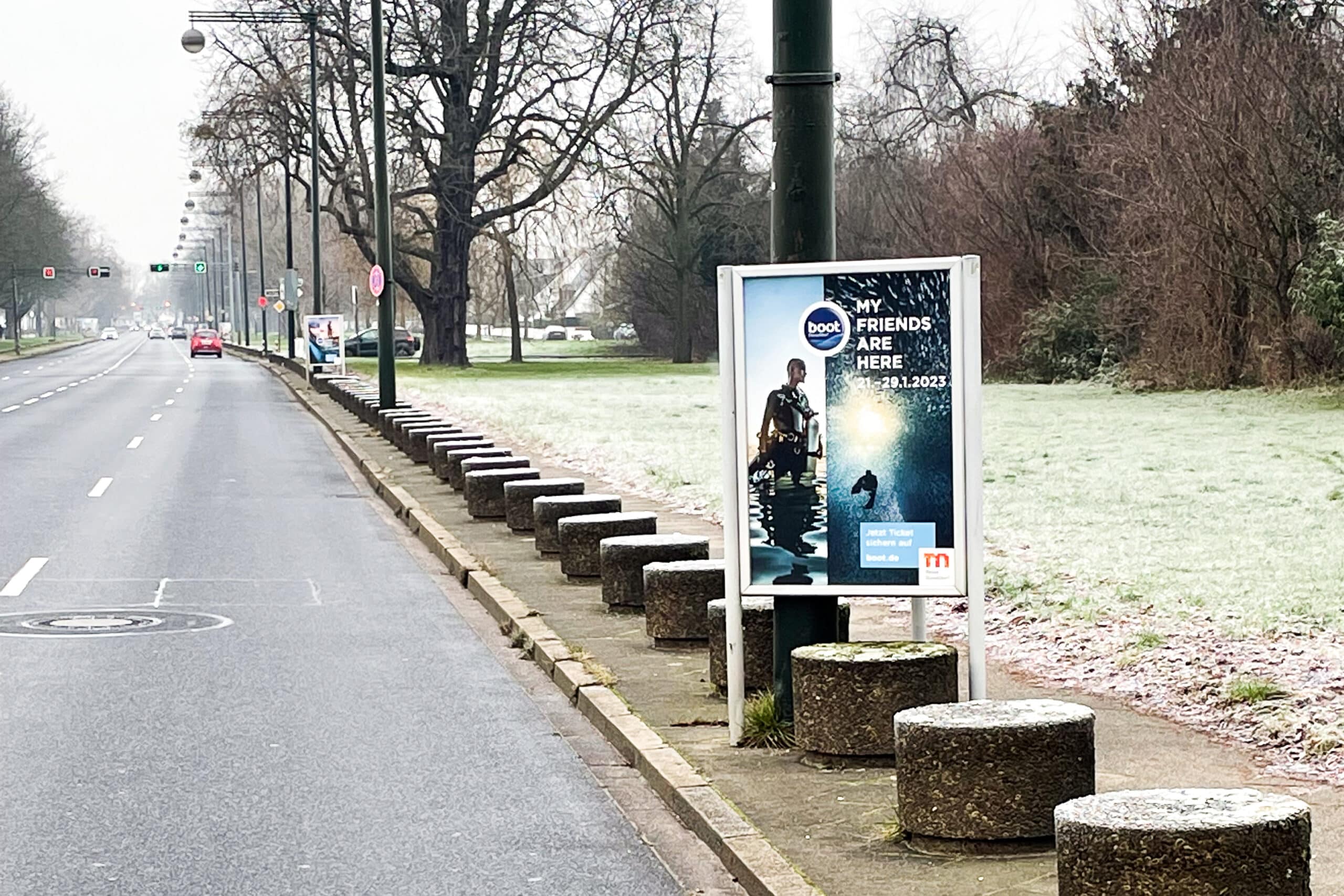 Dreieckaufsteller Plakatwerbung in Düsseldorf